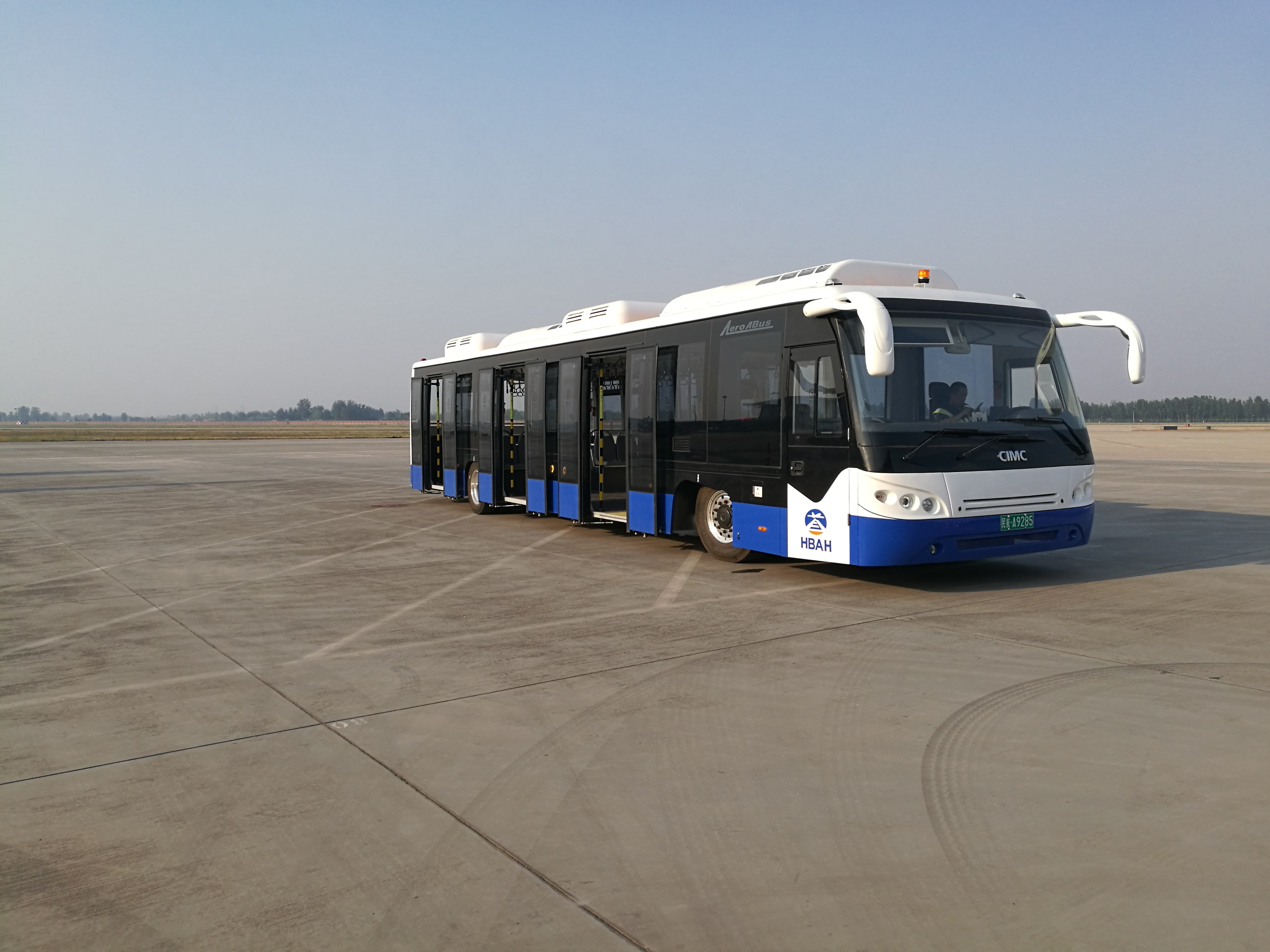 CIMC-Xinfa Apron bus electric